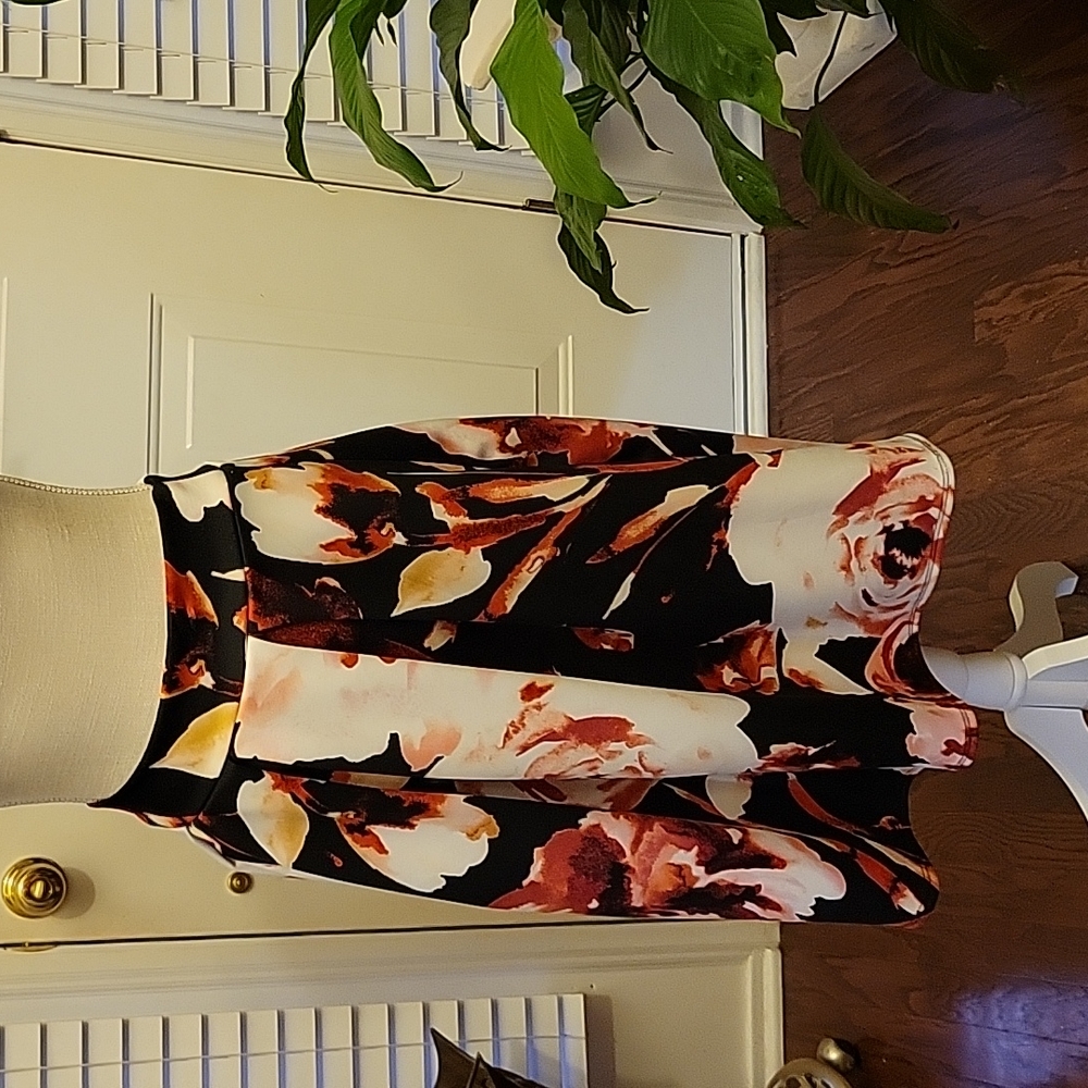 See You Monday pink red black white floral stretch pleated front skirt XL EUC…